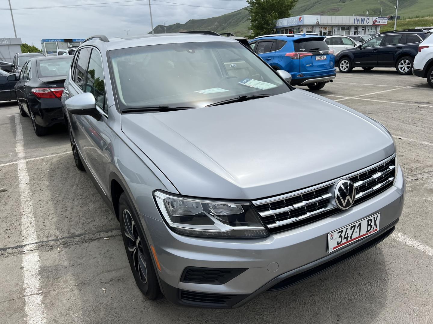 Volkswagen Tiguan 2021 — photo 2