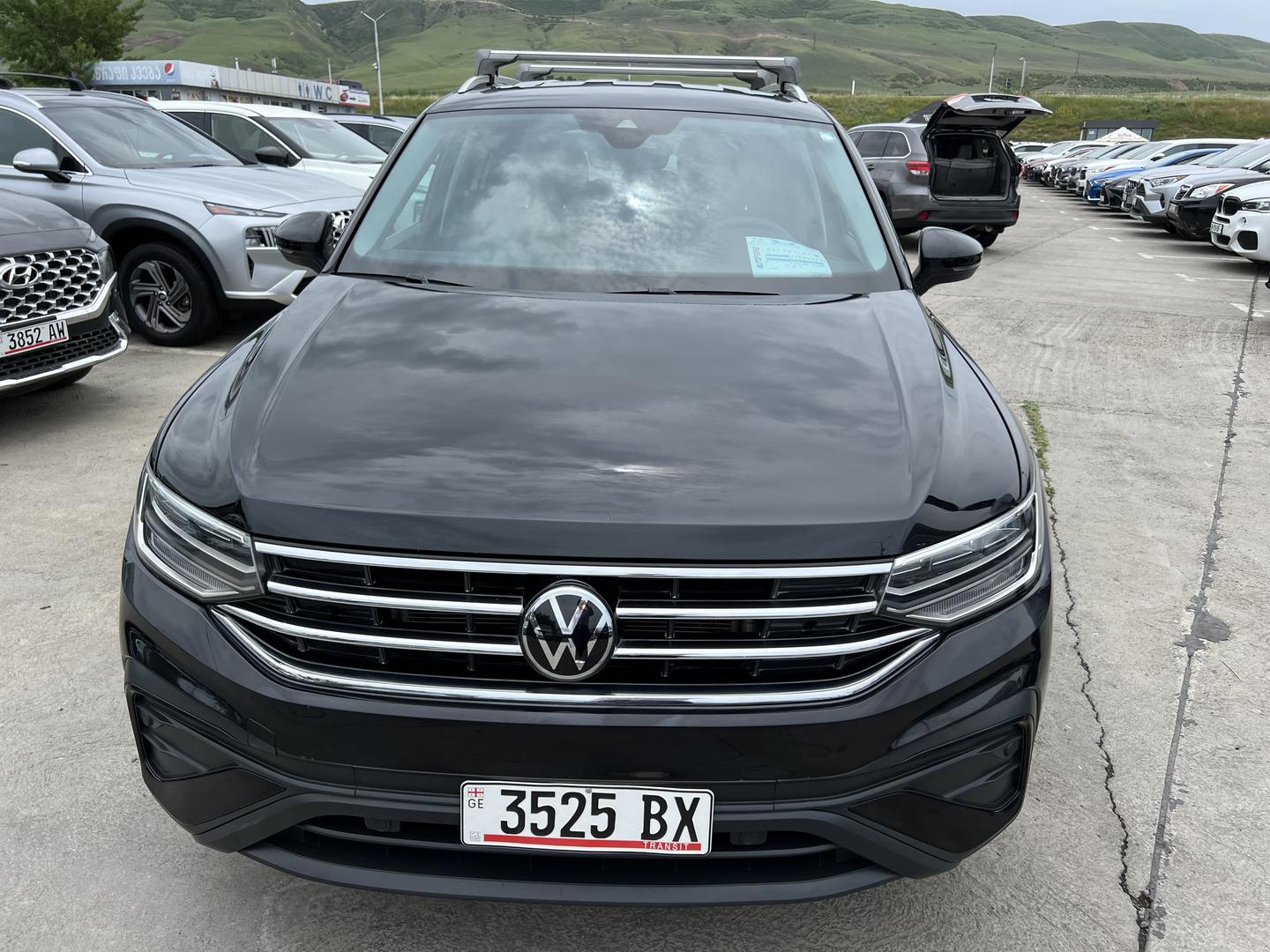Volkswagen Tiguan 2021 — photo 2