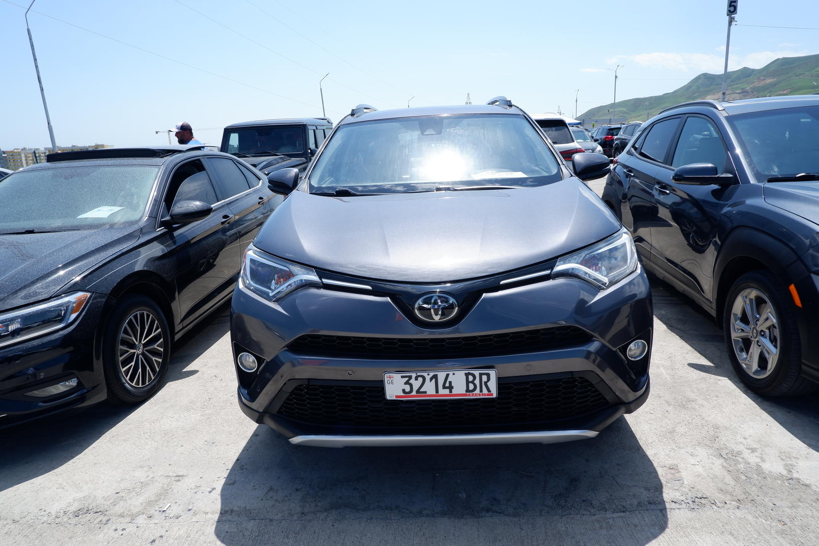 Toyota RAV 4 2018 — photo 2