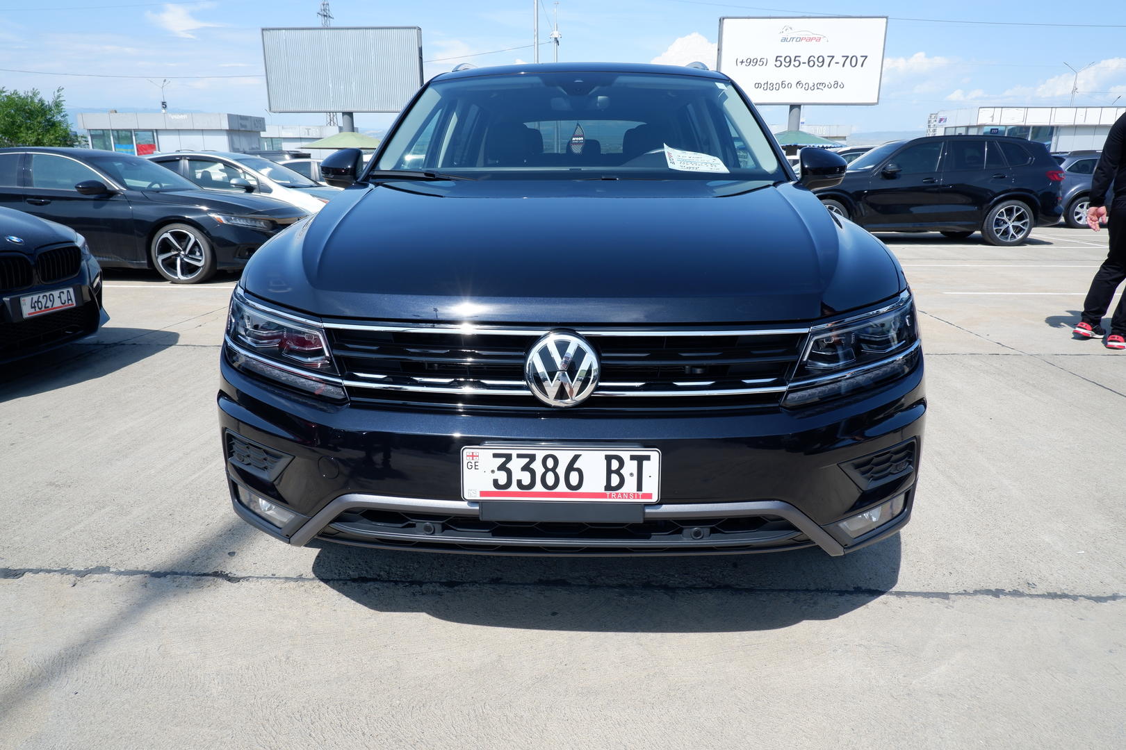 Volkswagen Tiguan 2021 — photo 2