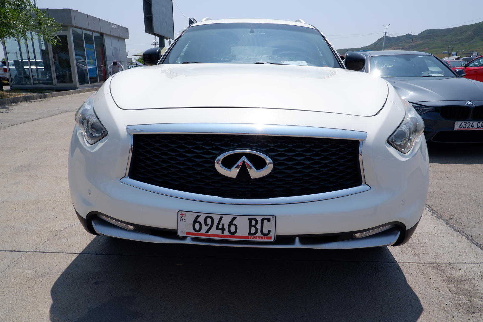 Infiniti QX70 2016 — photo 2