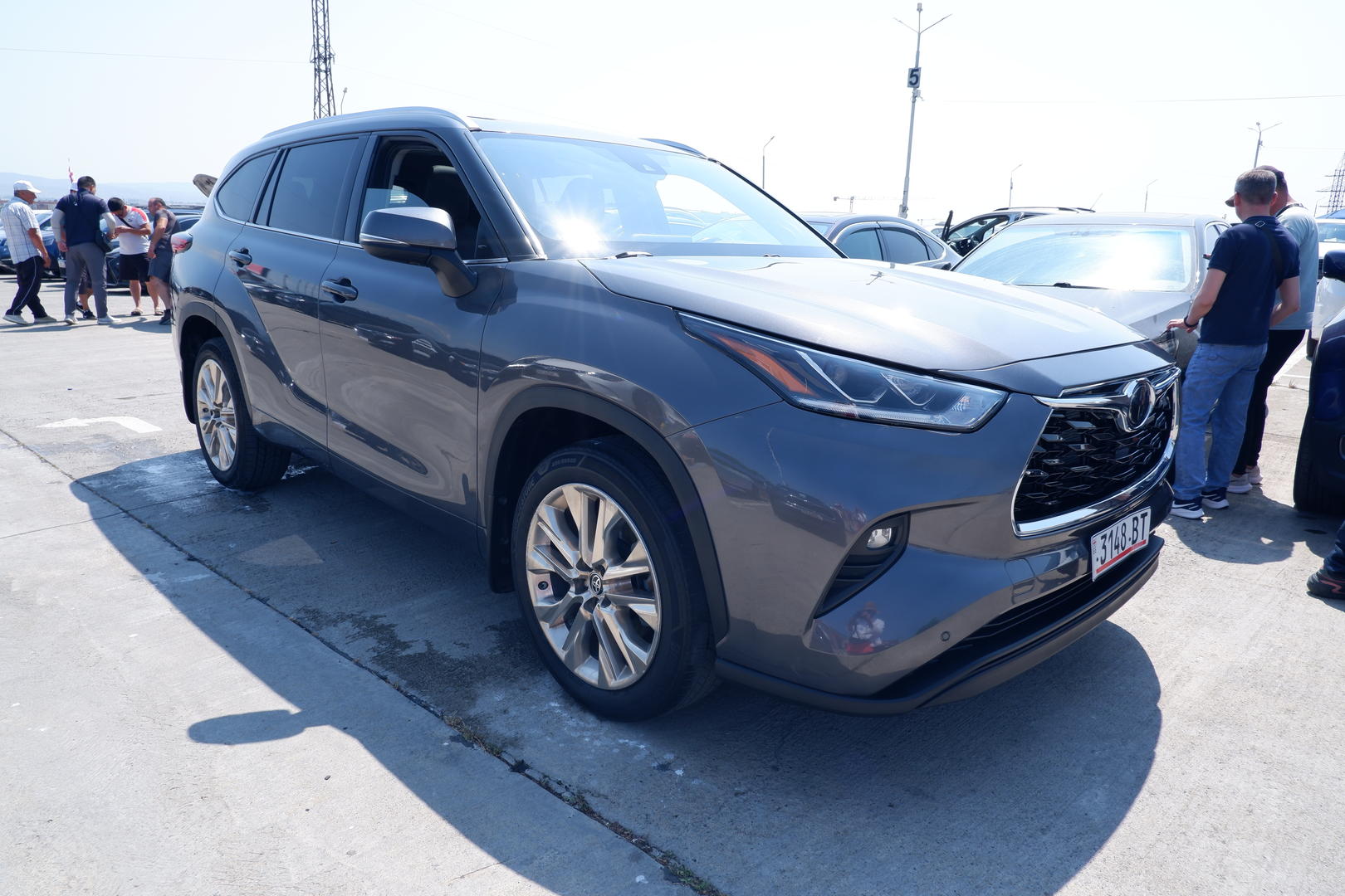 Toyota Highlander 2020 — photo 2
