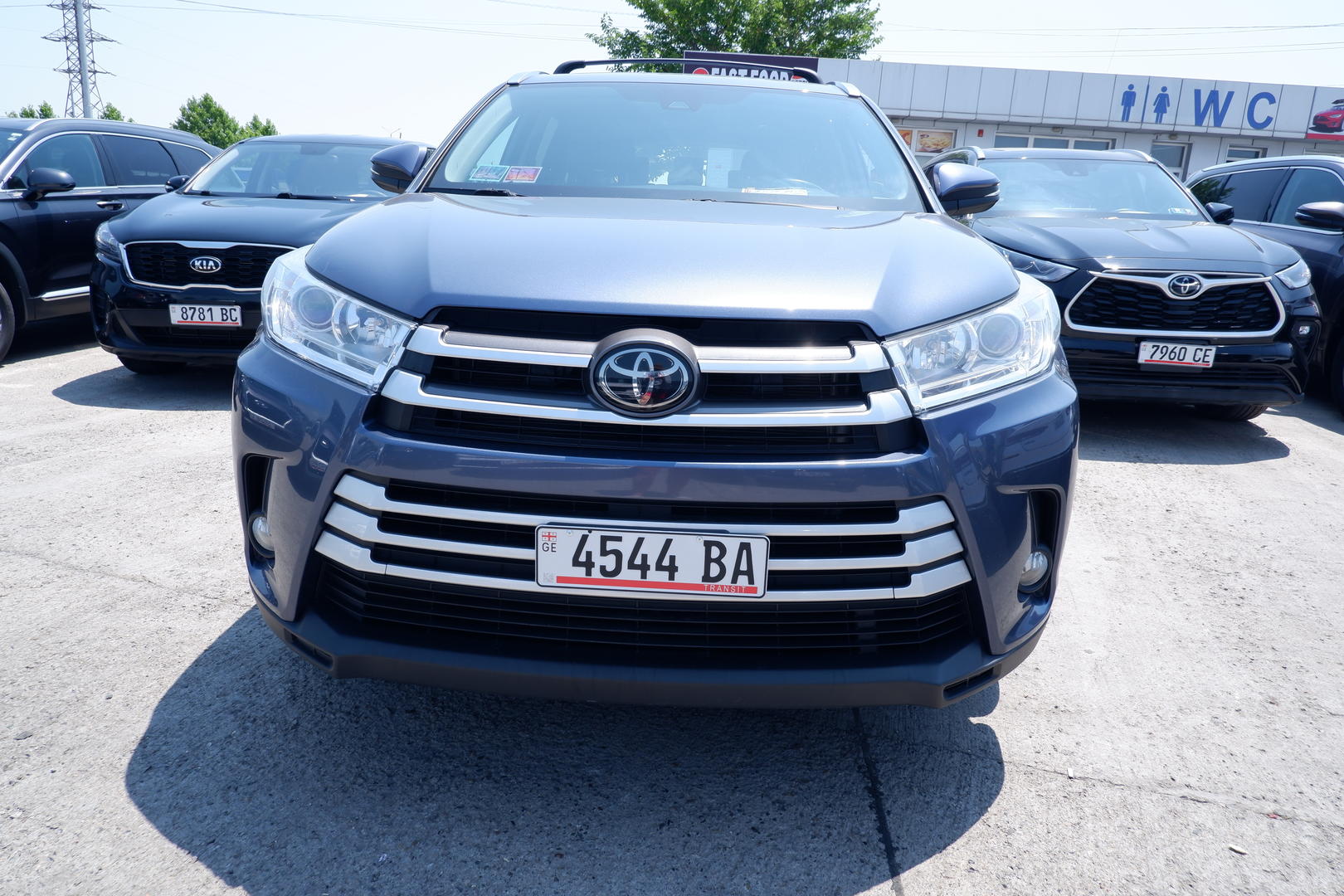 Toyota Highlander 2018 — photo 2