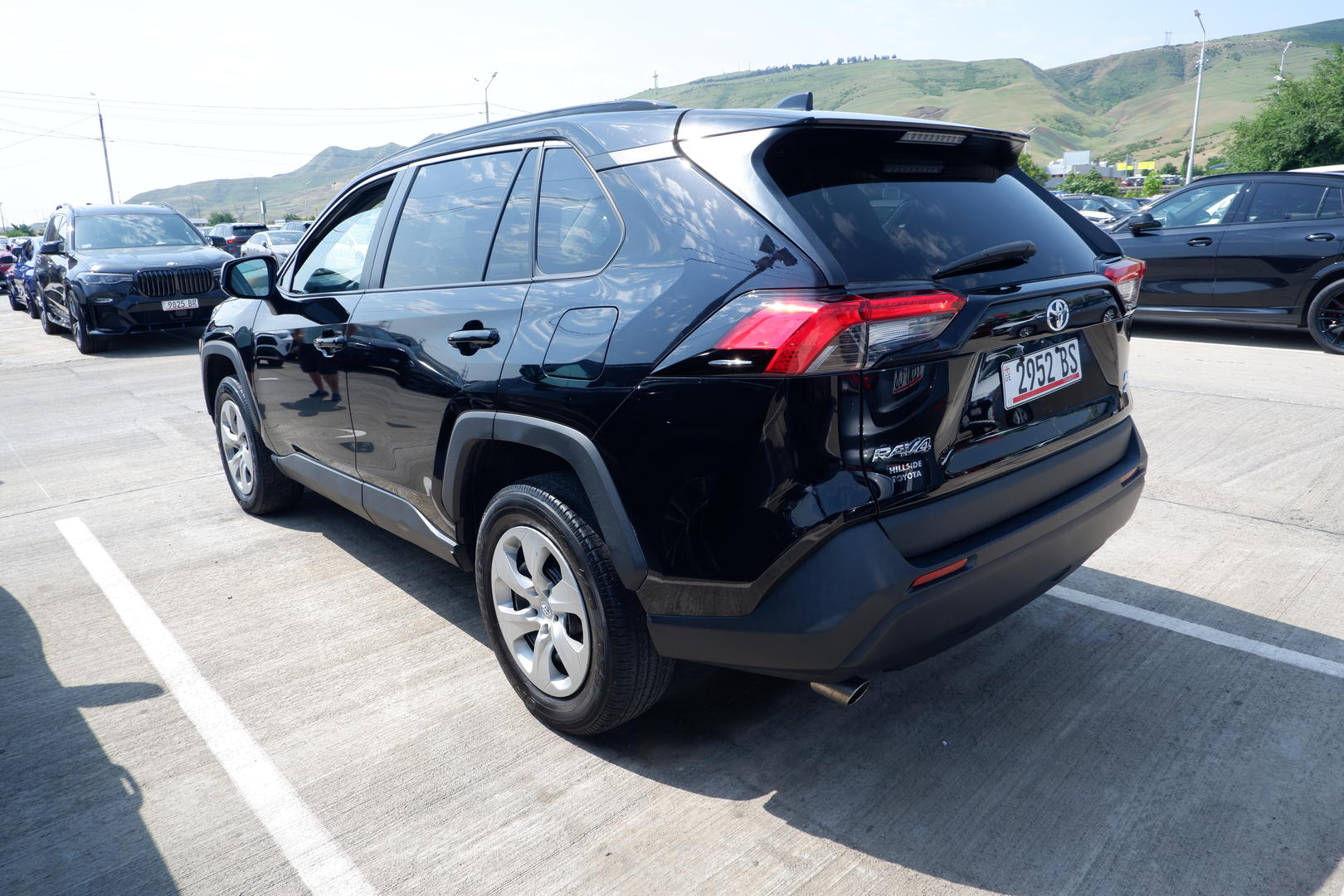 Toyota RAV4 2021 — photo 2