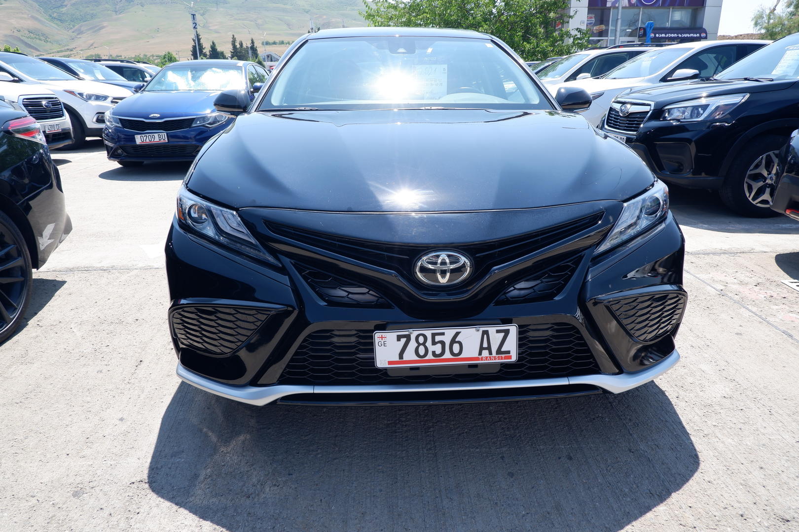 Toyota Camry 2021 — photo 2