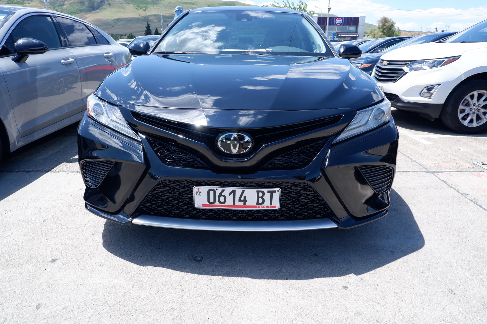 Toyota Camry 2021 — photo 2