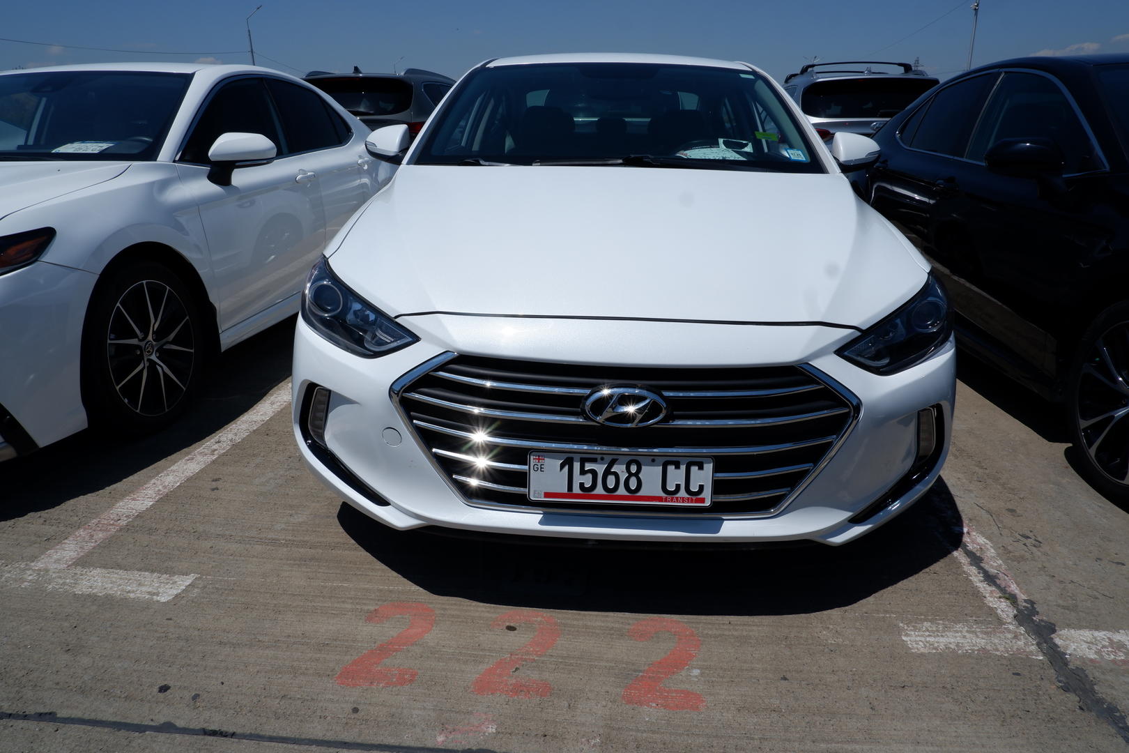 Hyundai Elantra 2018 — photo 2