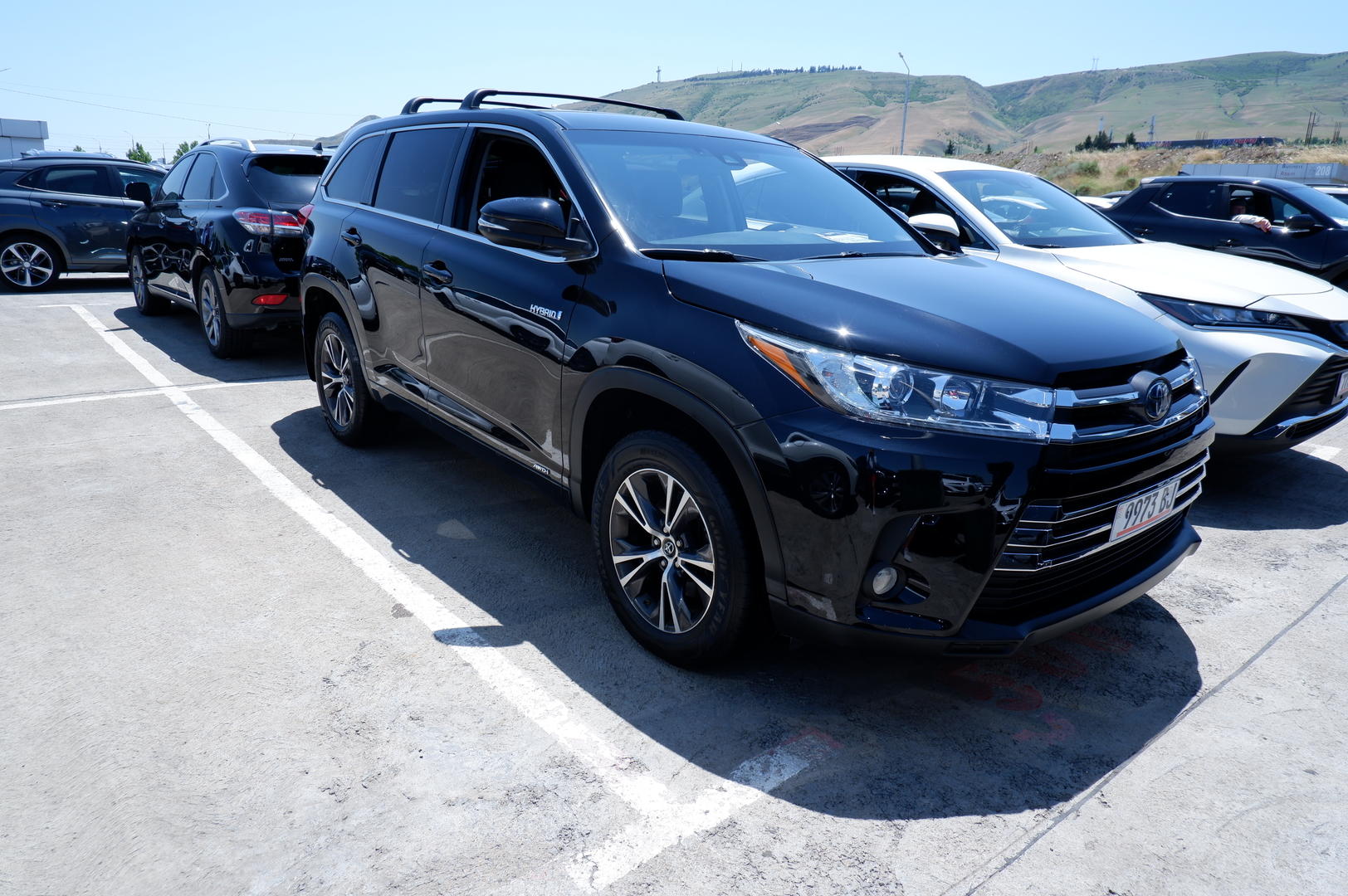 Toyota Highlander 2018 — photo 2