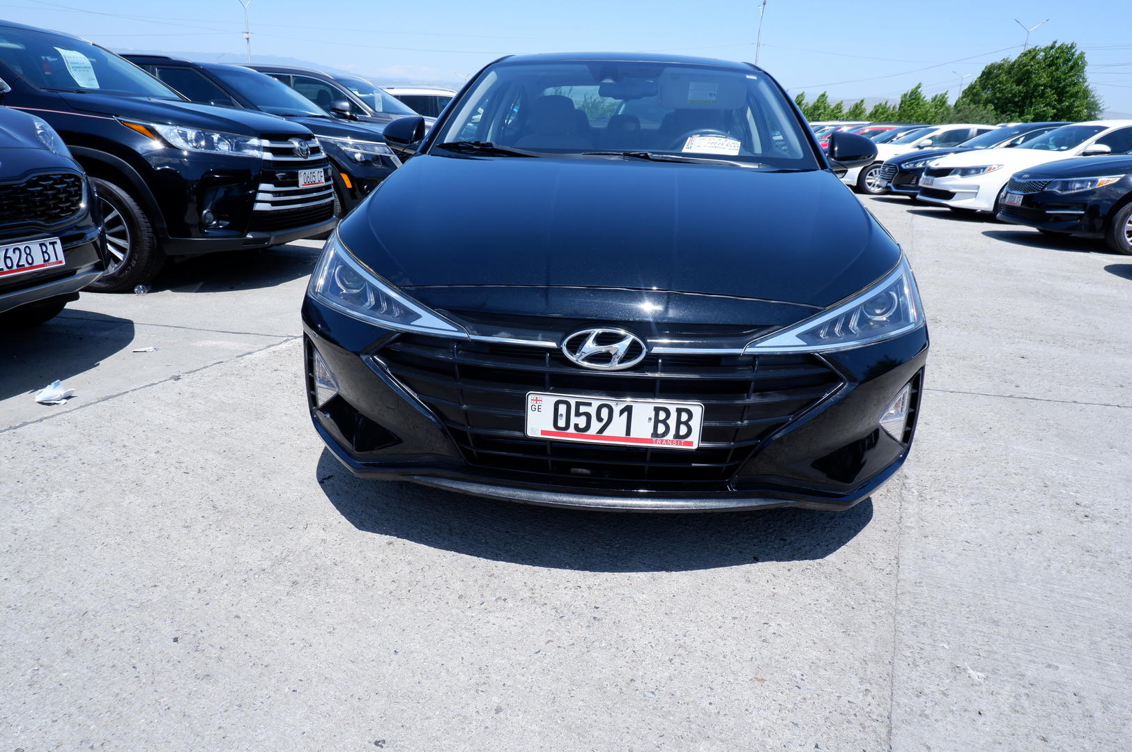 Hyundai Elantra 2019 — photo 2