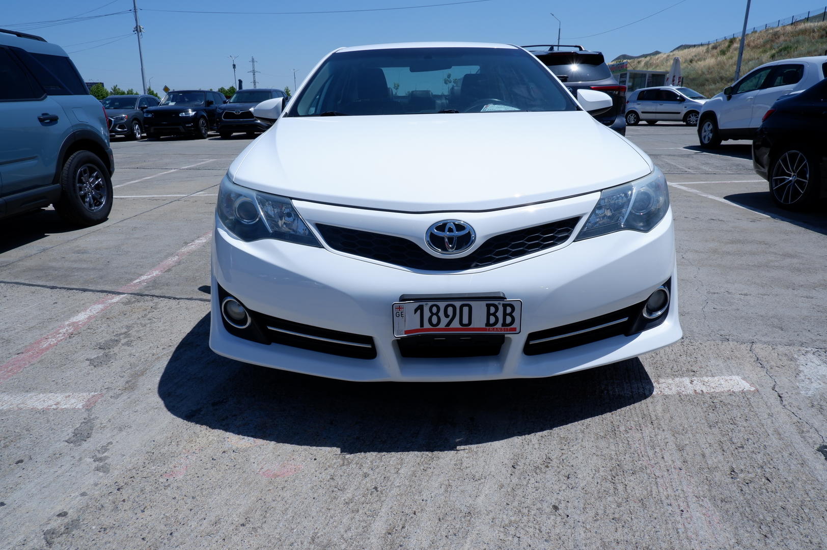 Toyota Camry 2014 — photo 2