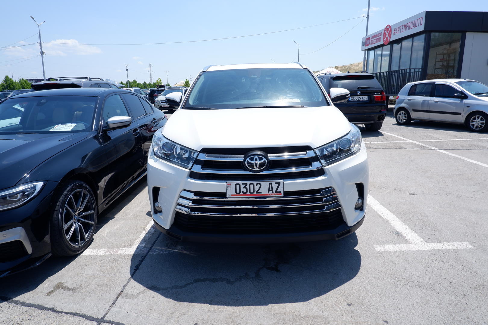 Toyota Highlander 2017 — photo 2
