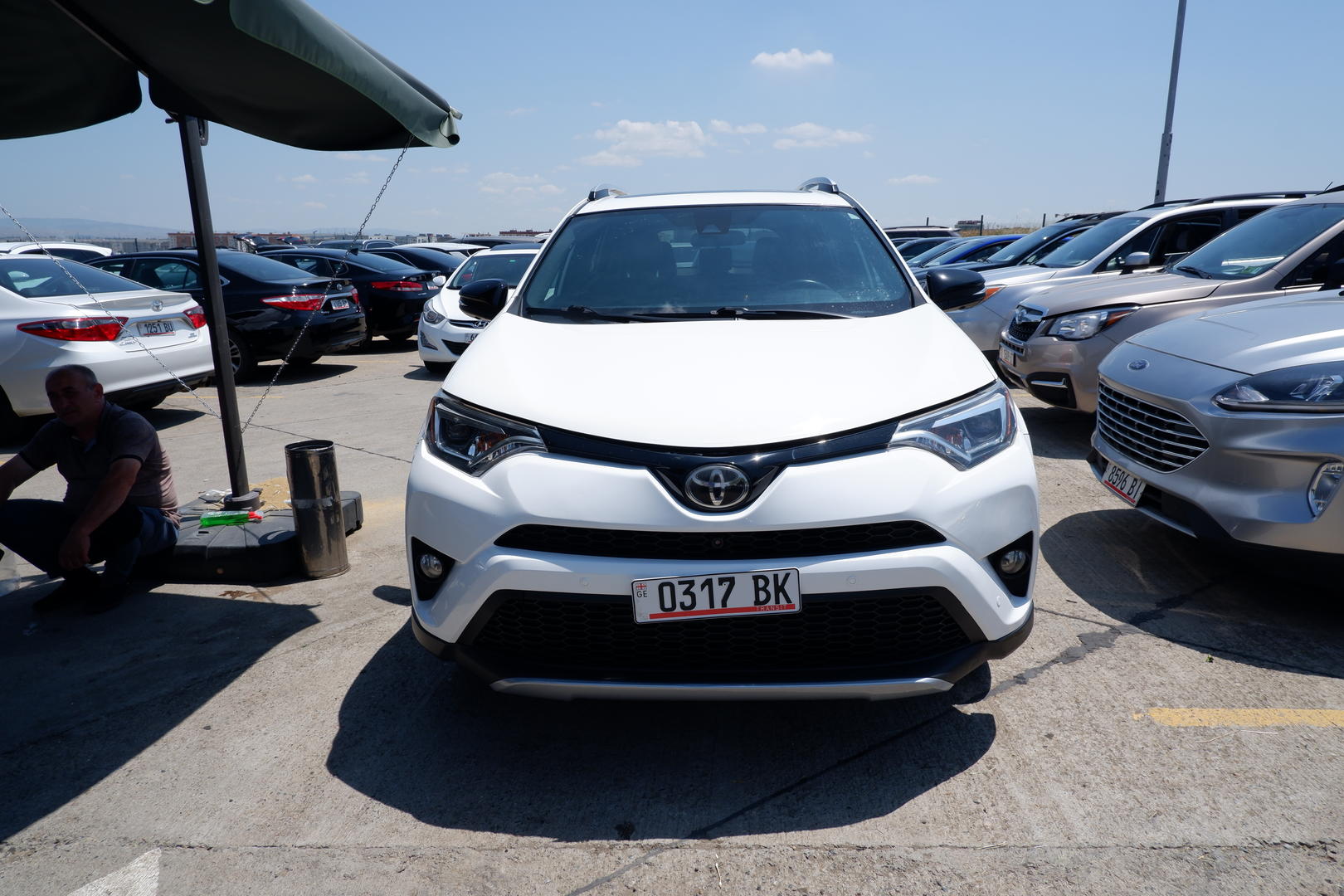 Toyota RAV4 2017 — photo 2