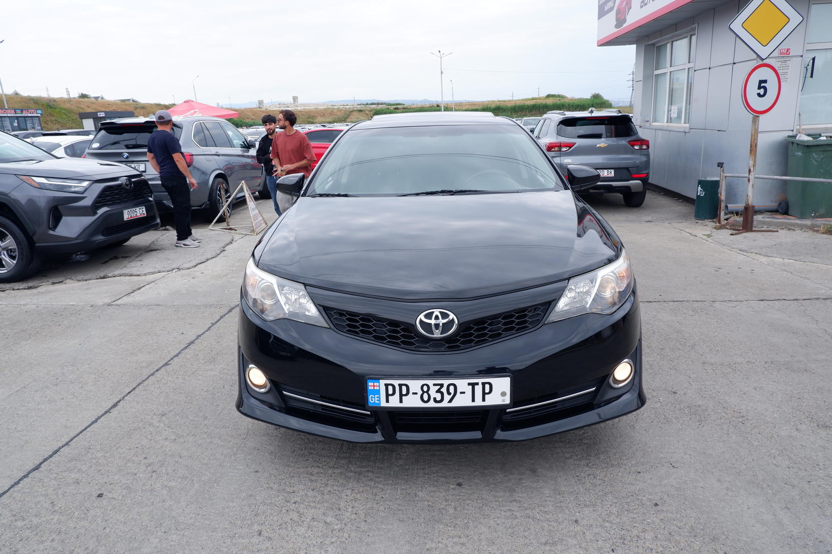 Toyota Camry 2014 — photo 2