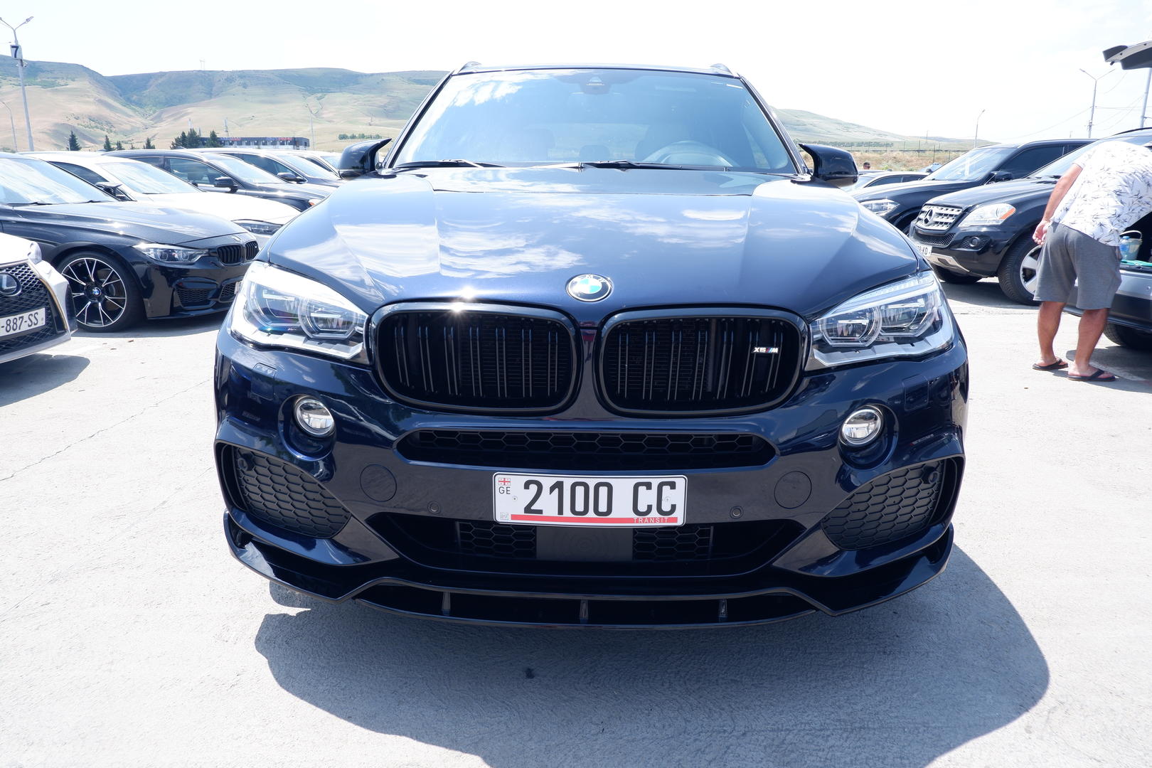 BMW X5 2018 — photo 2
