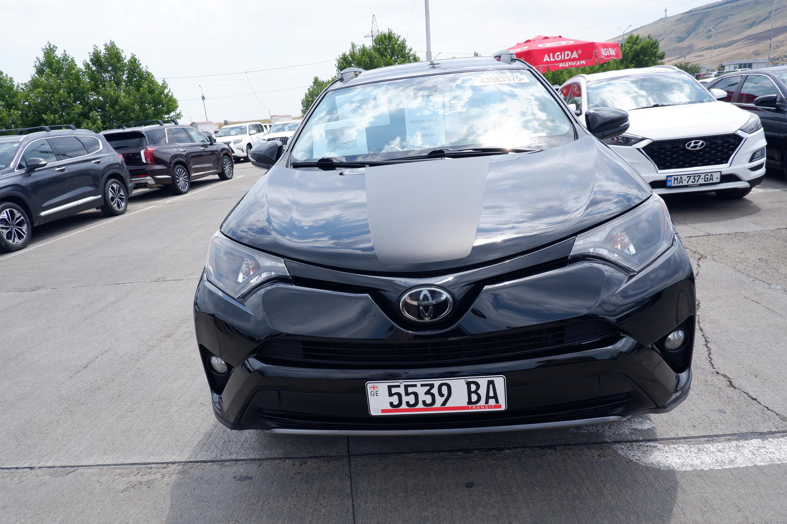 Toyota RAV4 2018 — photo 2