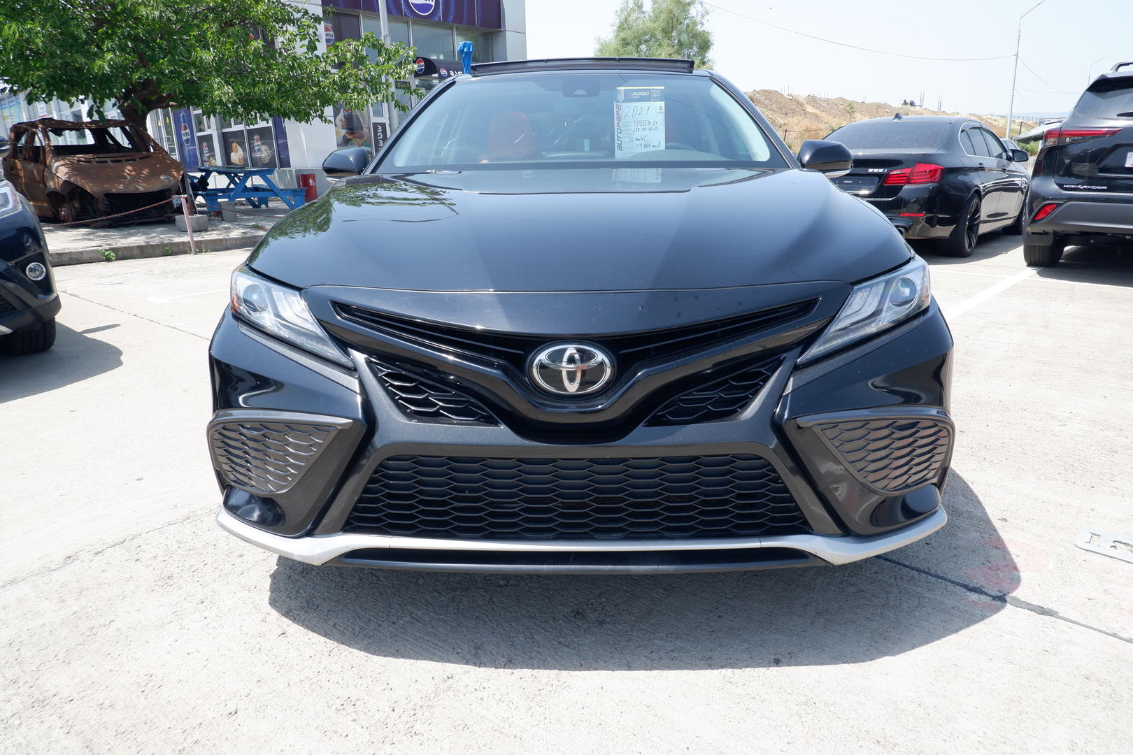 Toyota Camry 2021 — photo 2