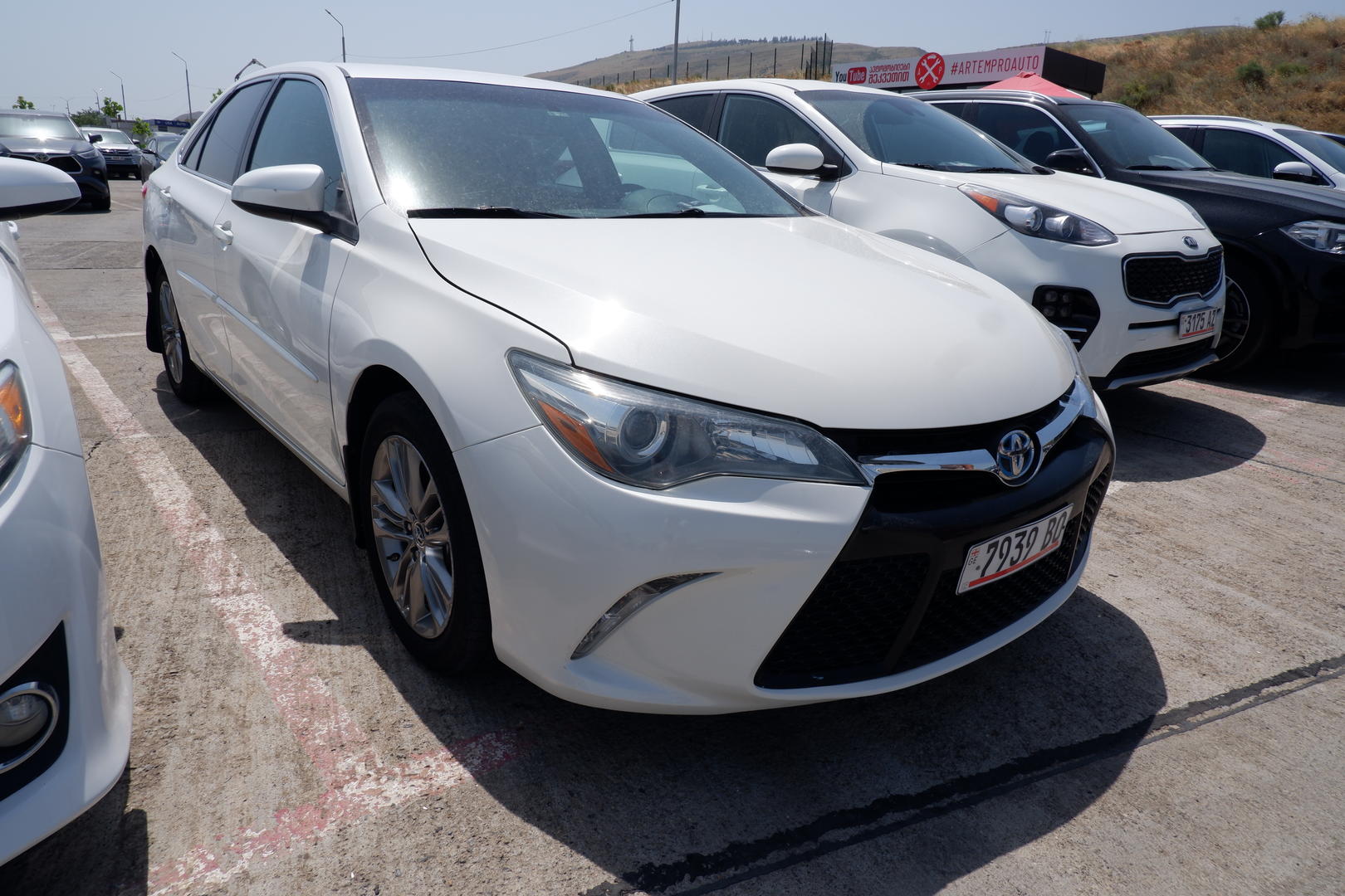 Toyota Camry 2015 — photo 2