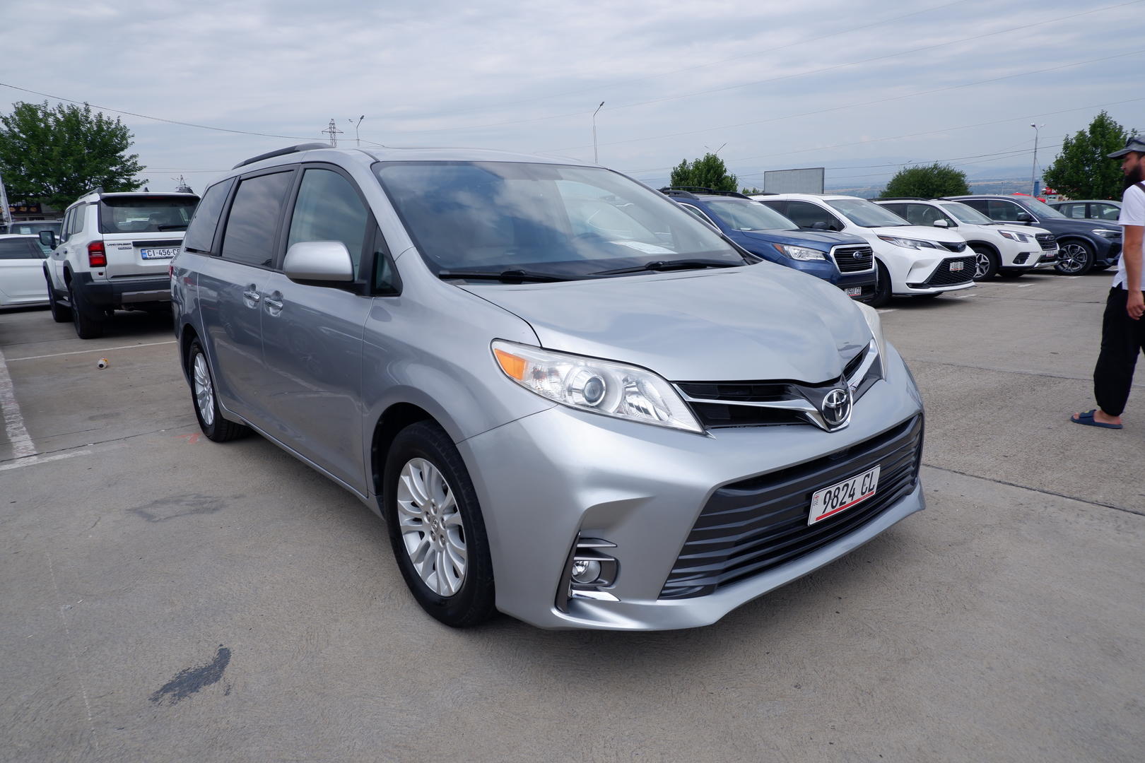 Toyota Sienna 2015 — photo 2