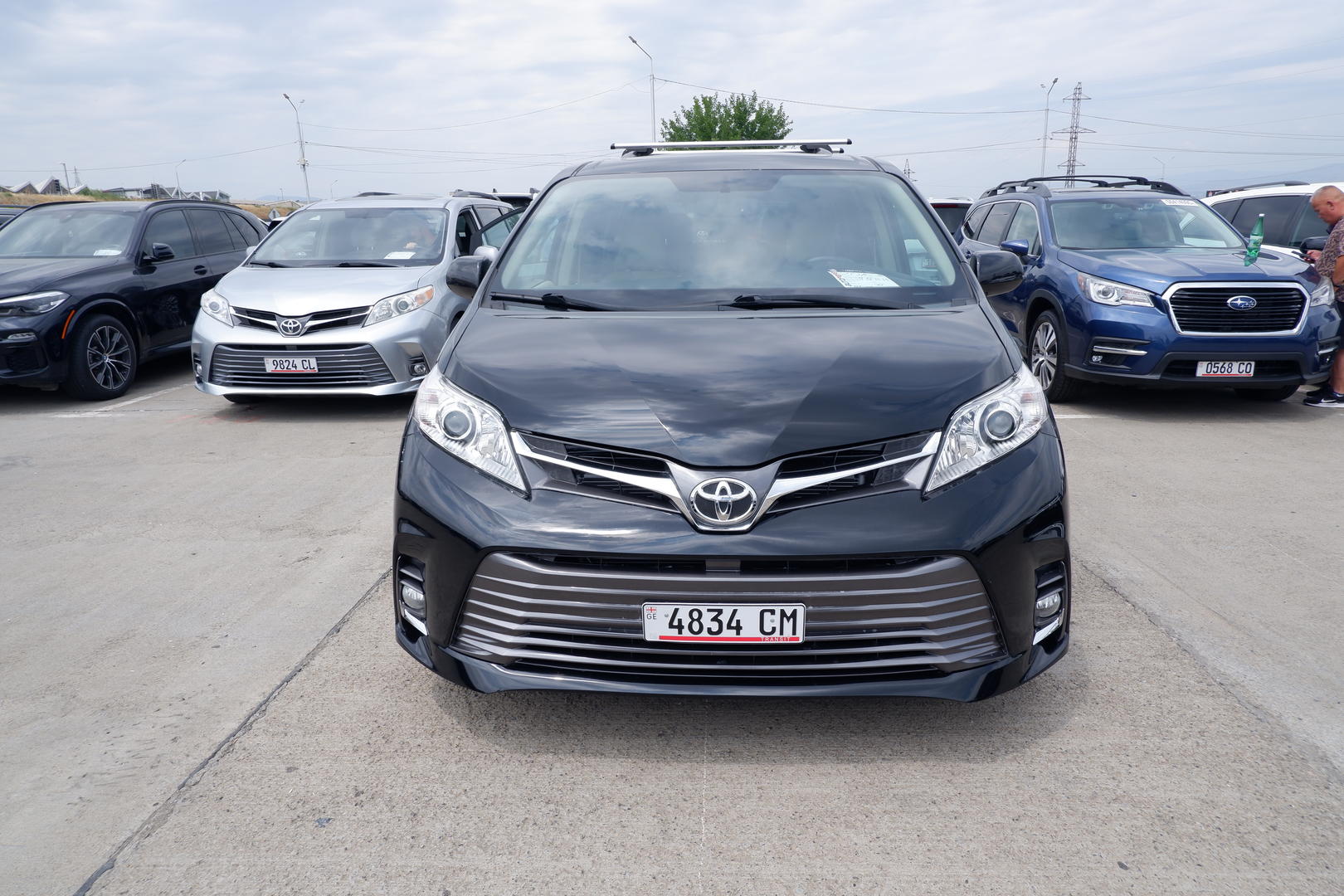 Toyota Sienna 2016 — photo 2