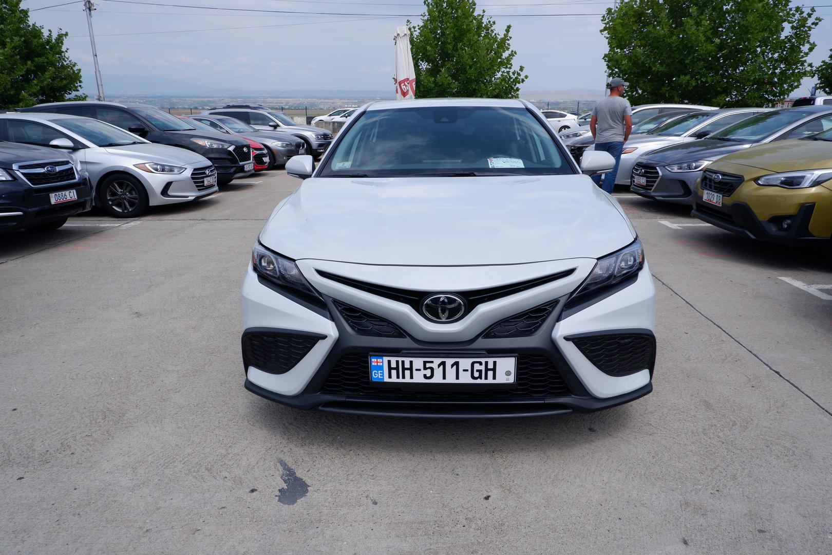 Toyota Camry 2022 — photo 2
