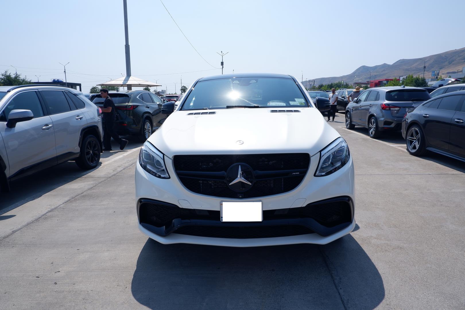 Mercedes-Benz GLE 63 2016 — photo 2