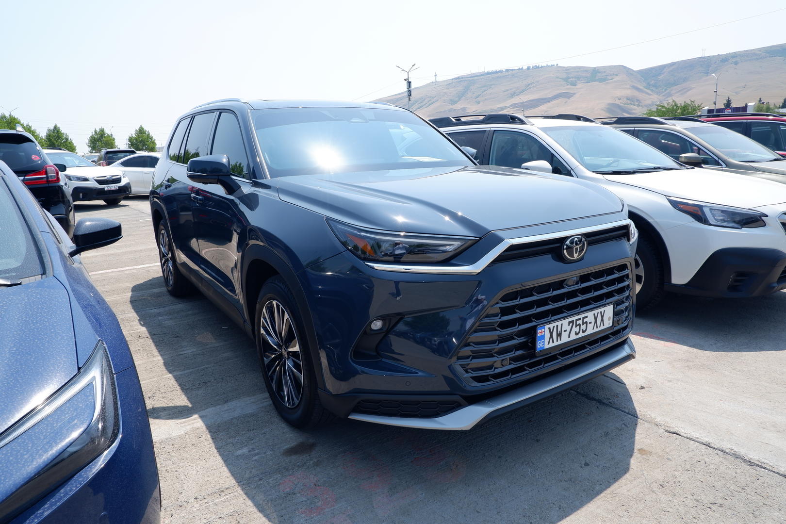 Toyota Highlander 2024 — photo 2