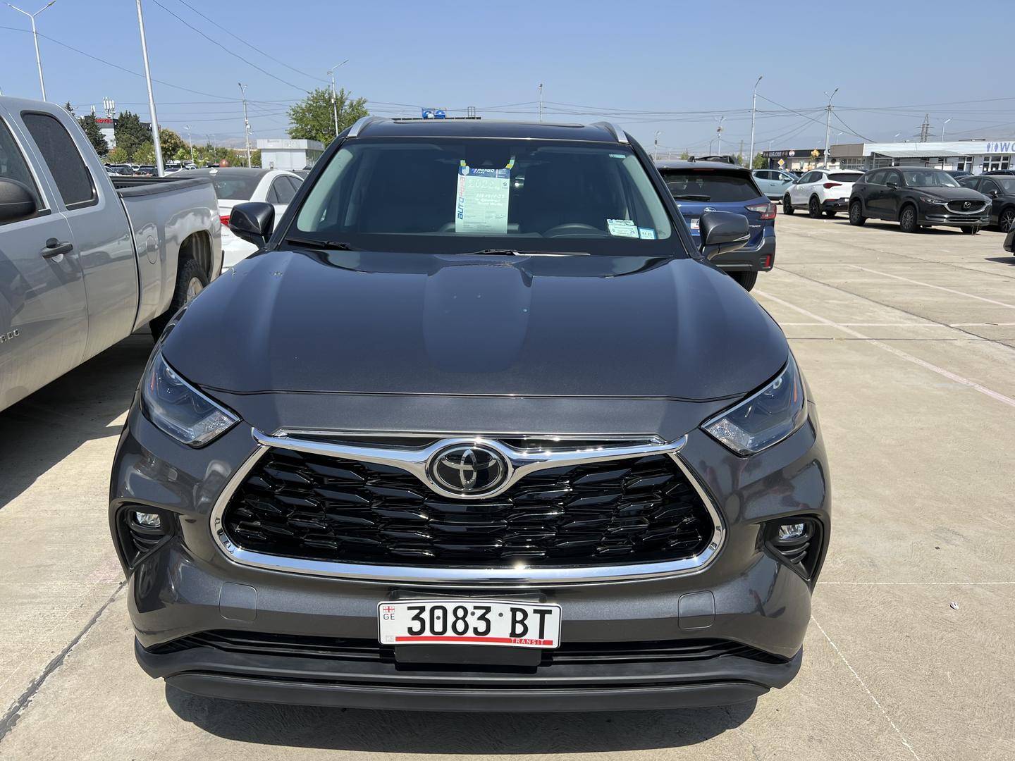 Toyota Highlander 2022 — photo 2