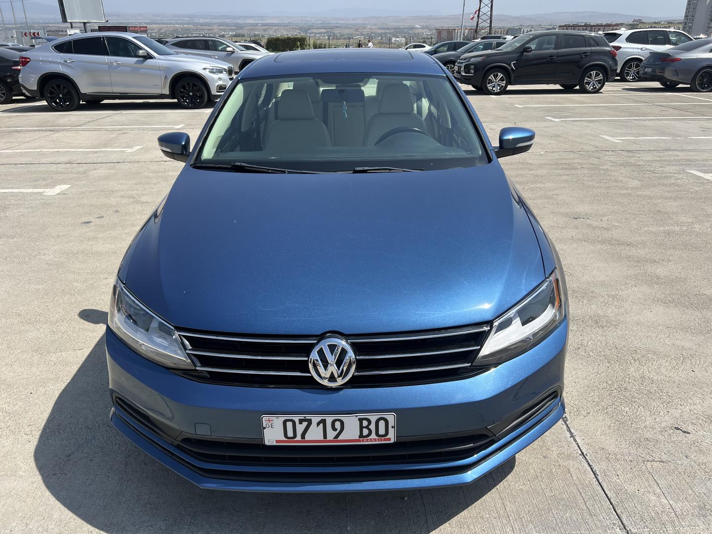 Volkswagen Jetta 2016 — photo 2