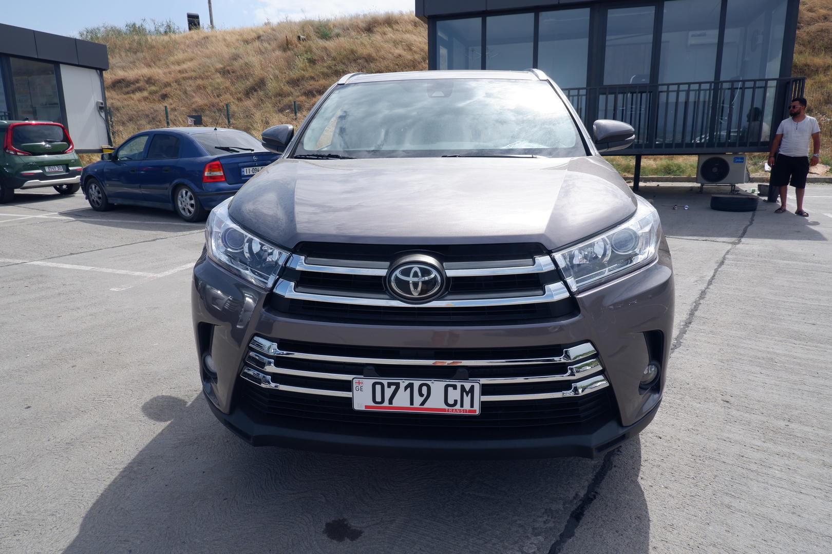 Toyota Highlander 2017 — photo 2