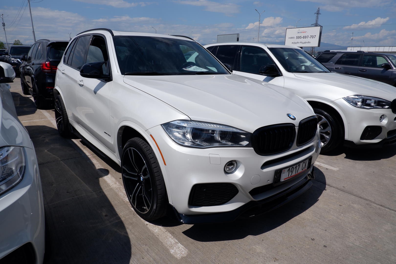 BMW X5 2016 — photo 2