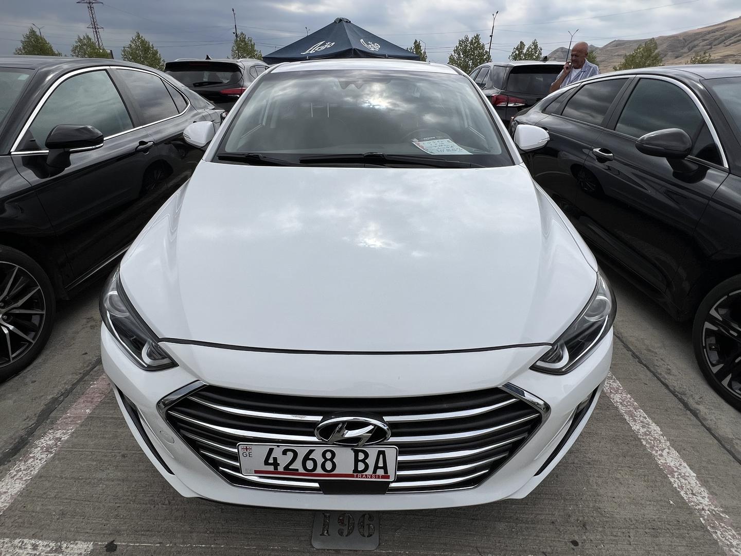 Hyundai Elantra 2016 — photo 2