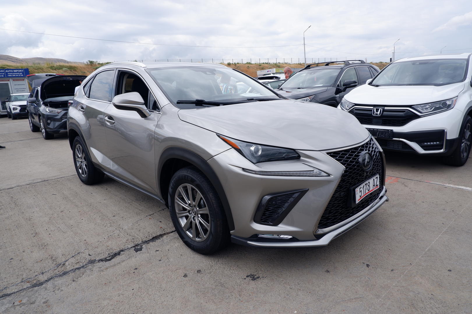 Lexus NX 300 2019 — photo 2