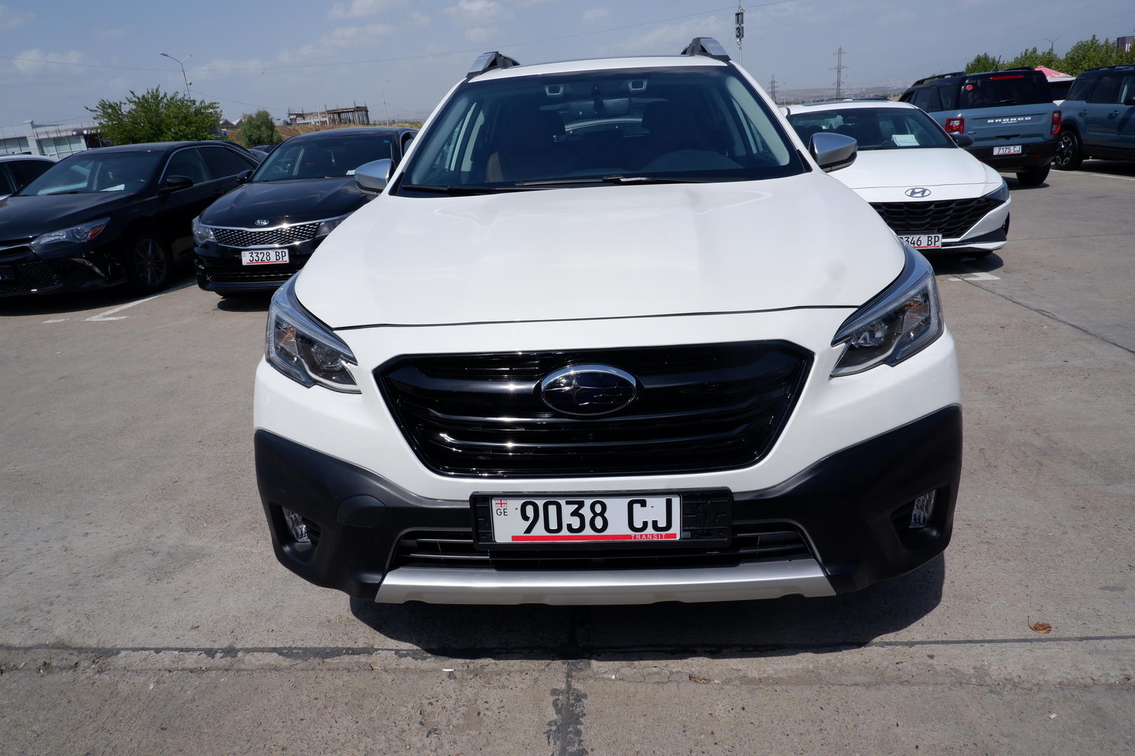 Subaru Outback 2022 — photo 2