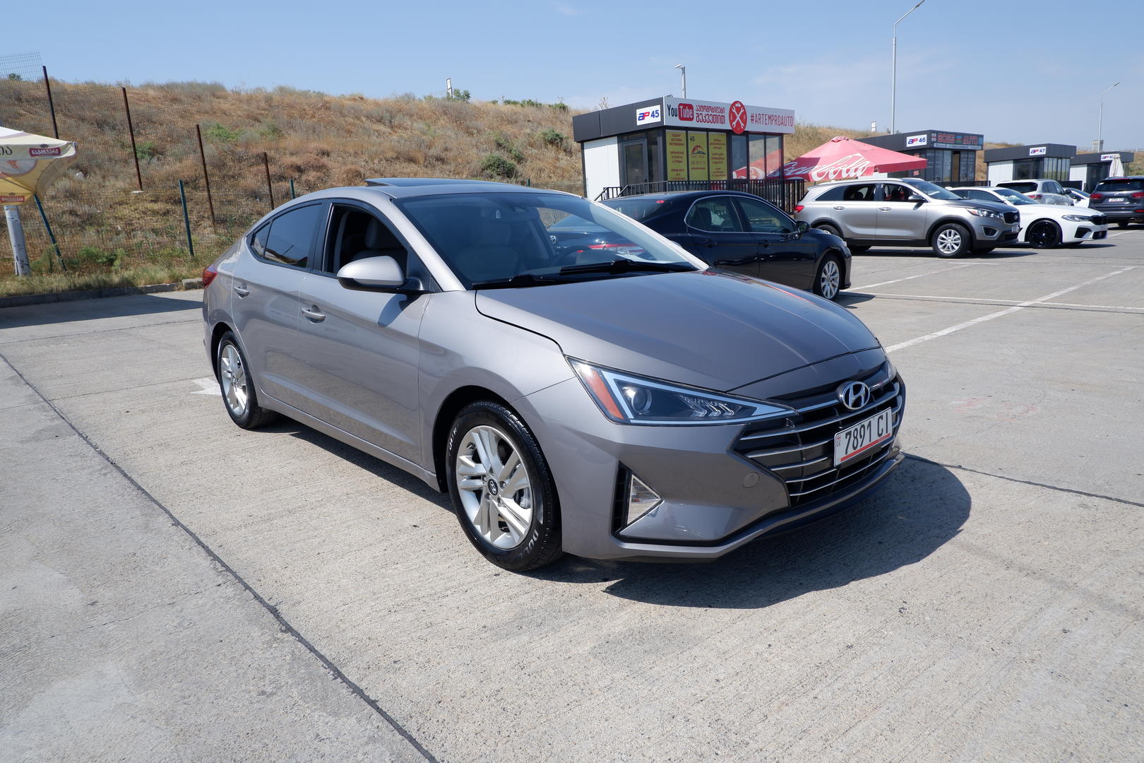 Hyundai Elantra 2019 — photo 2