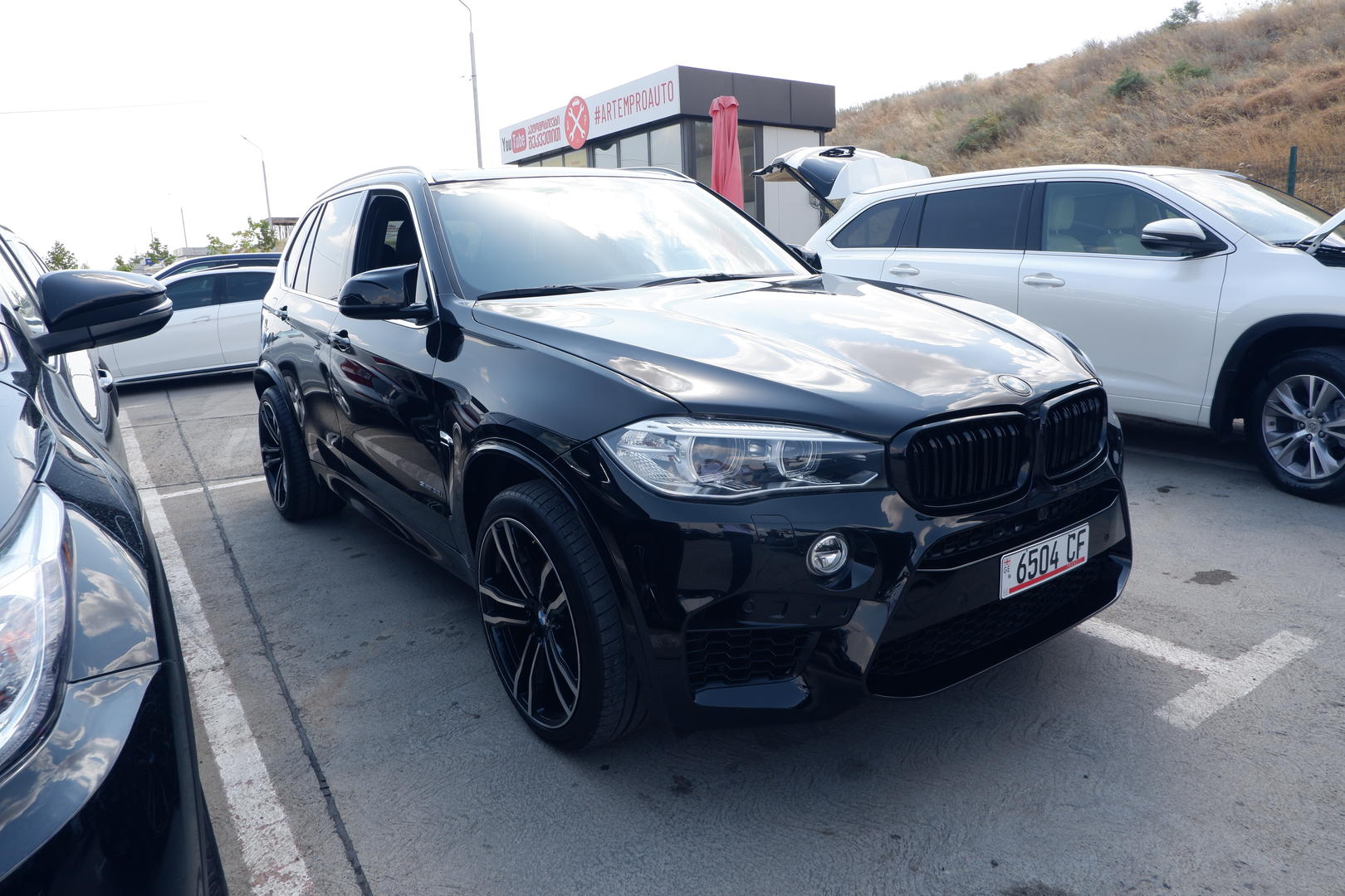BMW X5 2018 — photo 2