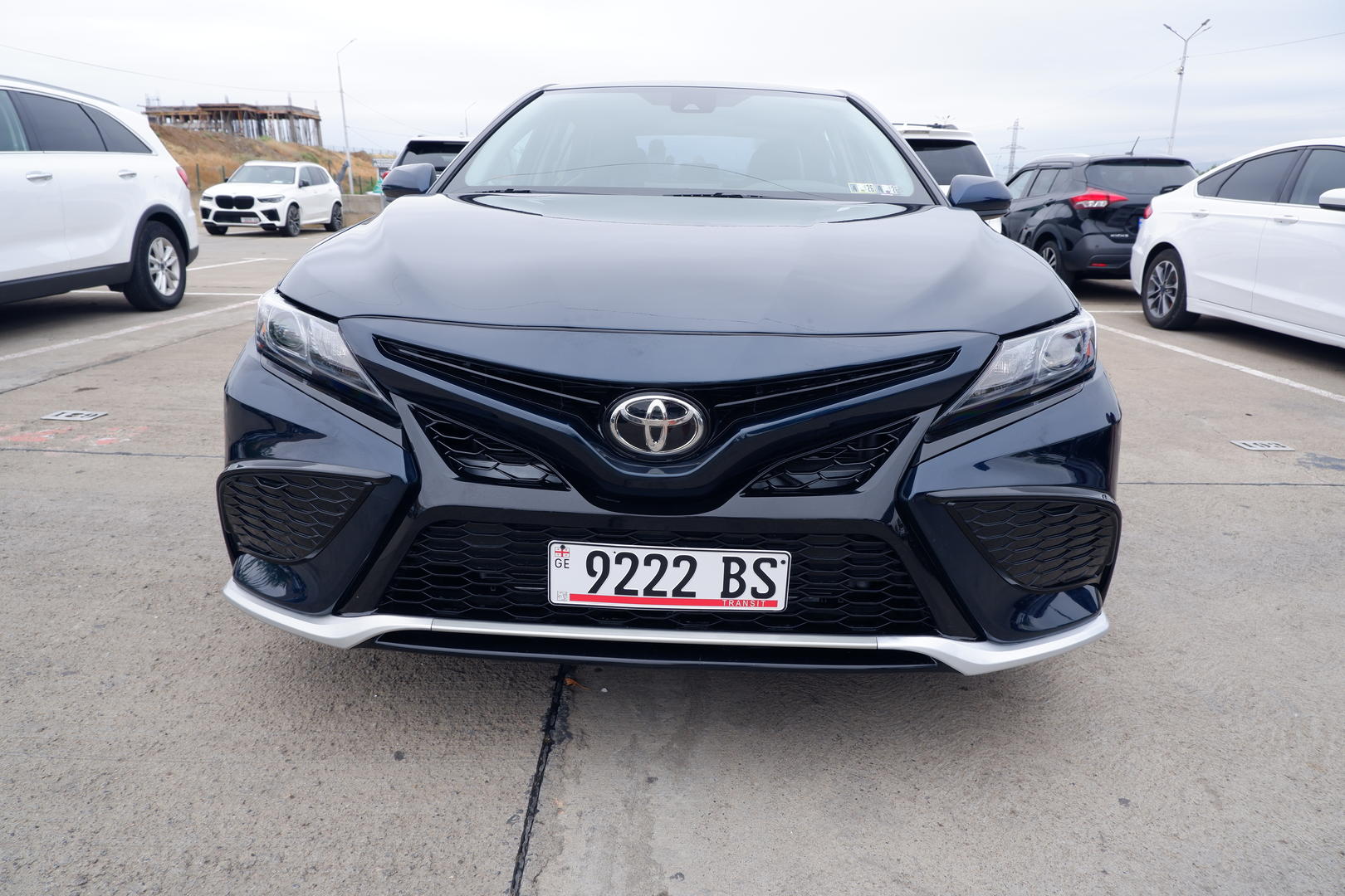 Toyota Camry 2021 — photo 2
