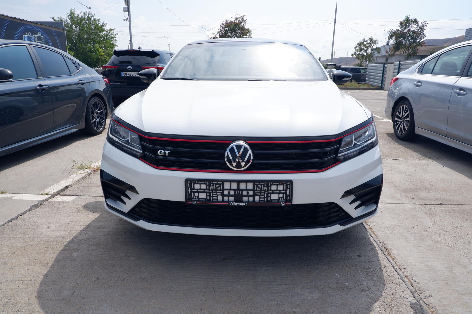 Volkswagen Passat 2018 — photo 2