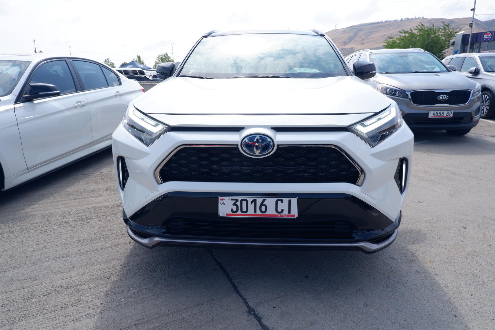 Toyota RAV4 2022 — photo 2