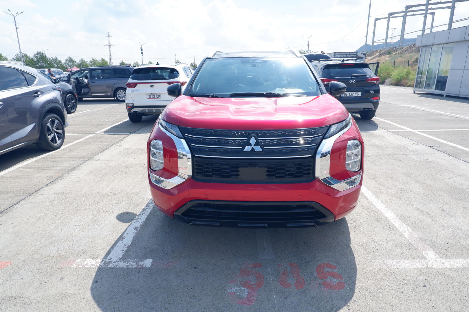 Mitsubishi Outlander 2021 — photo 2