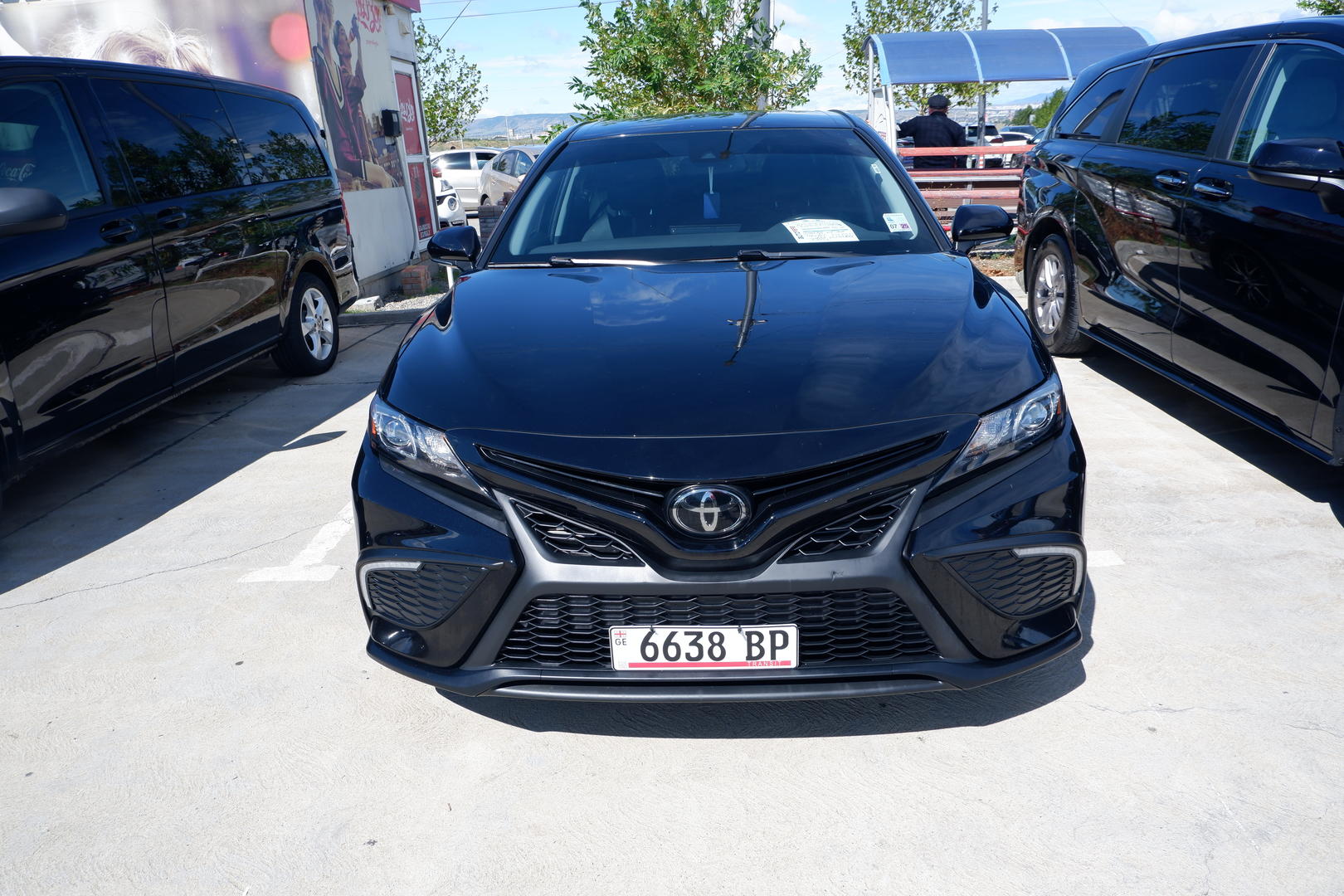 Toyota Camry 2022 — photo 2