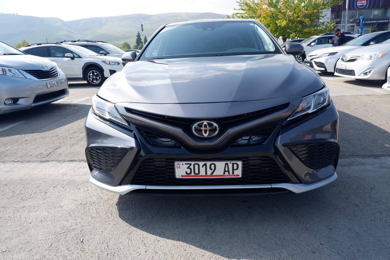 Toyota Camry 2019 — photo 2
