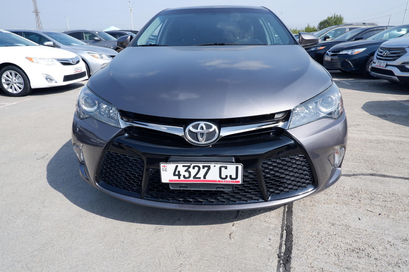 Toyota Camry 2016 — photo 2