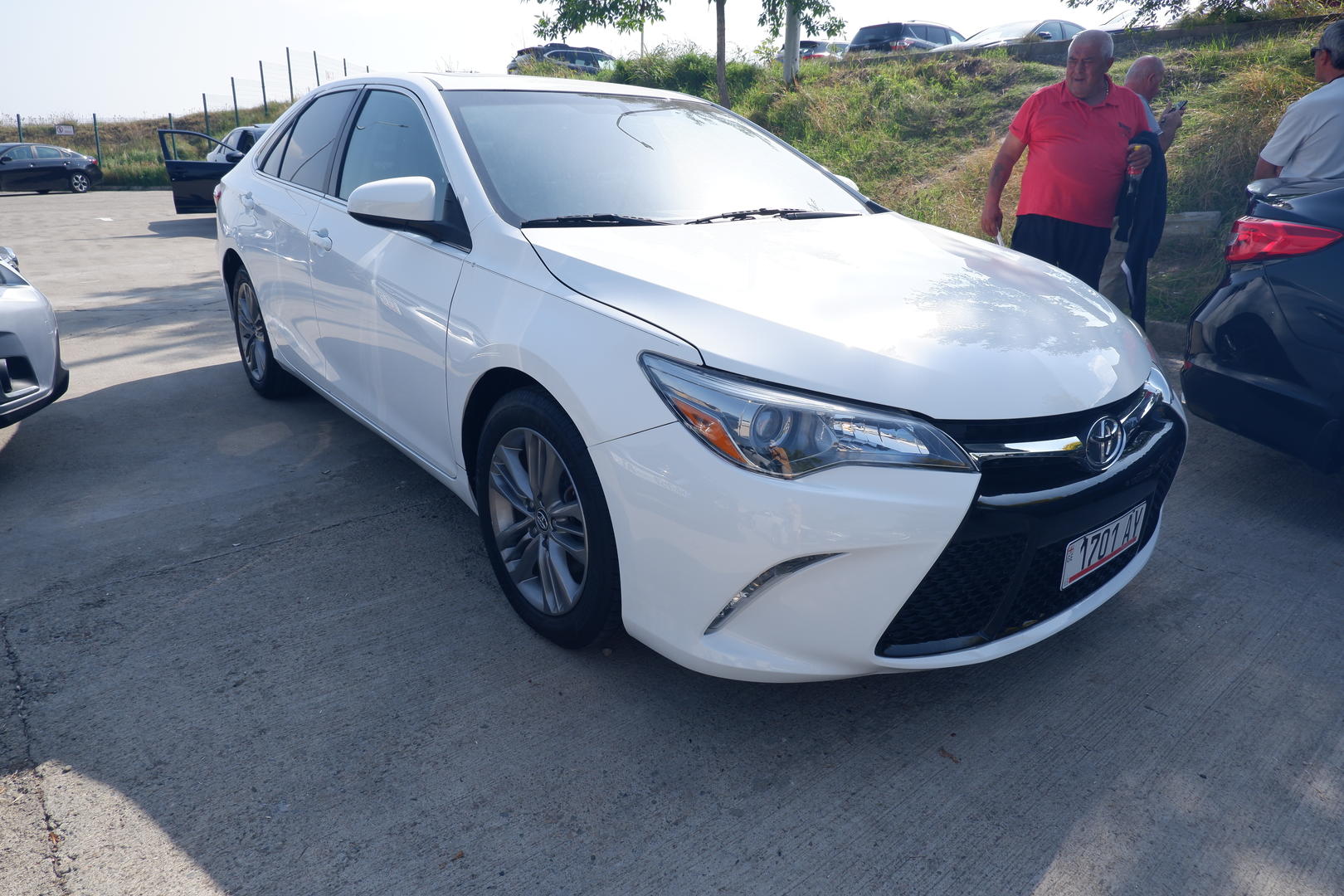 Toyota Camry 2016 — photo 2