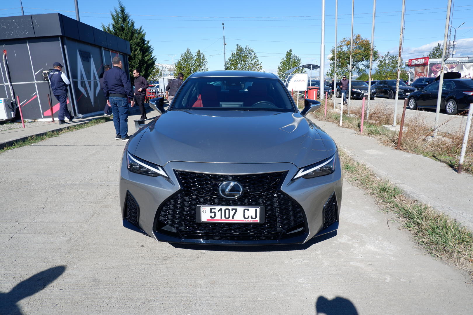 Lexus IS 350 2023 — photo 2