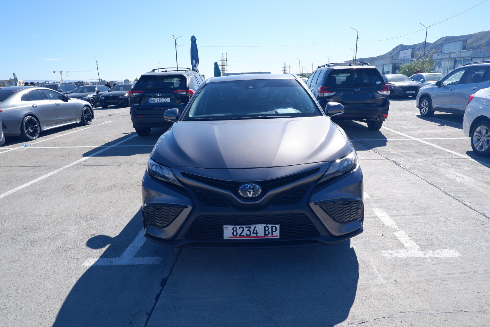 Toyota Camry 2022 — photo 2
