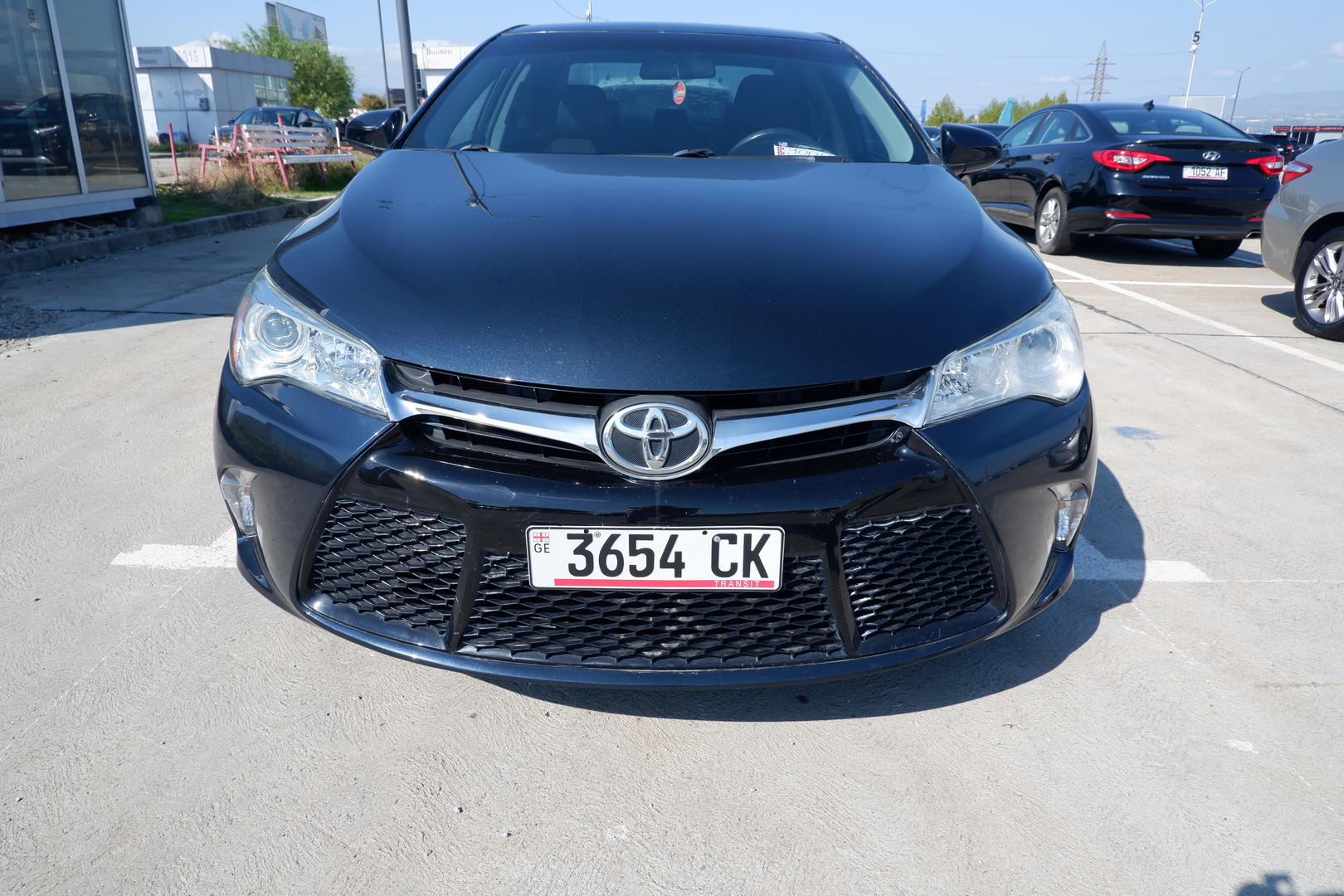 Toyota Camry 2016 — photo 2