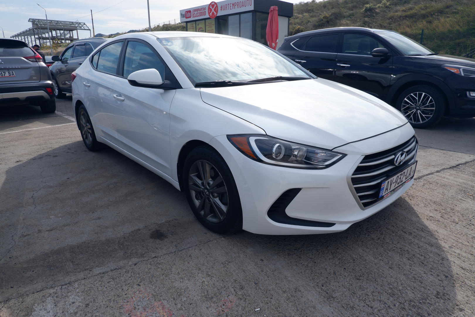Hyundai Elantra 2017 — photo 2