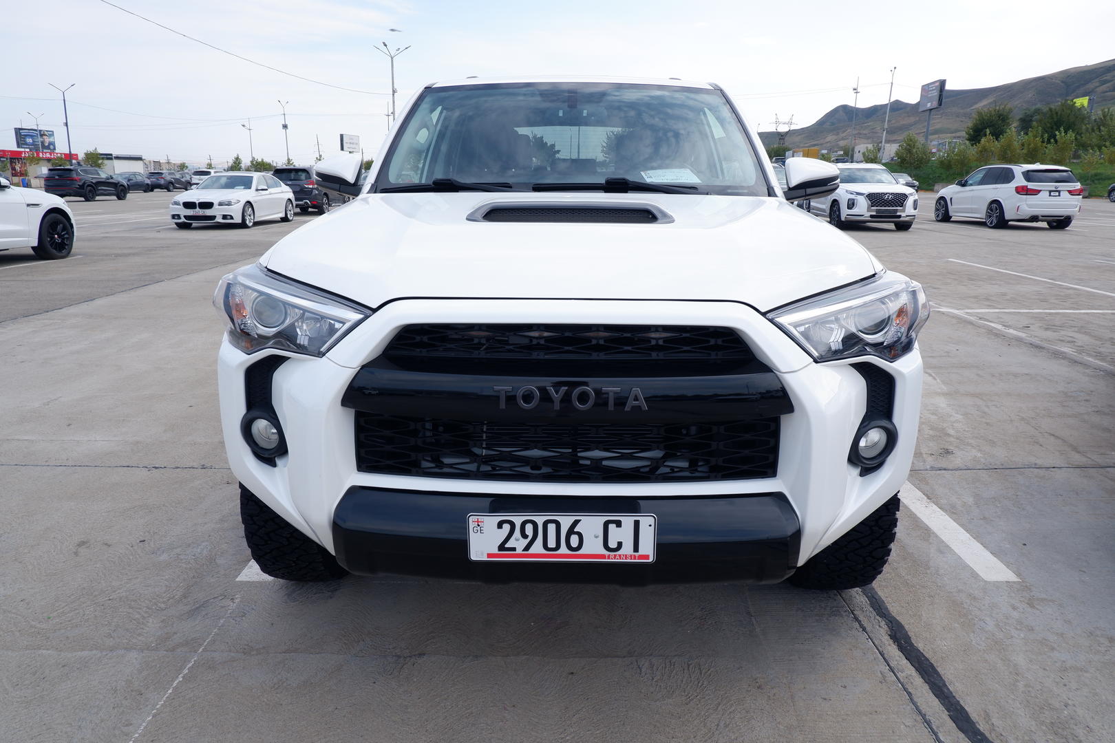 Toyota 4Runner 2018 — photo 2