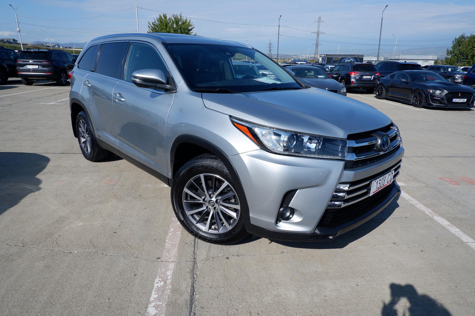 Toyota Highlander 2019 — photo 2