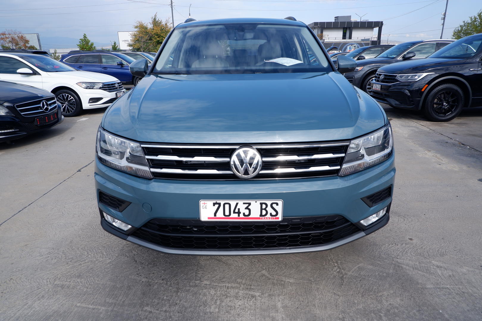 Volkswagen Tiguan 2021 — photo 2